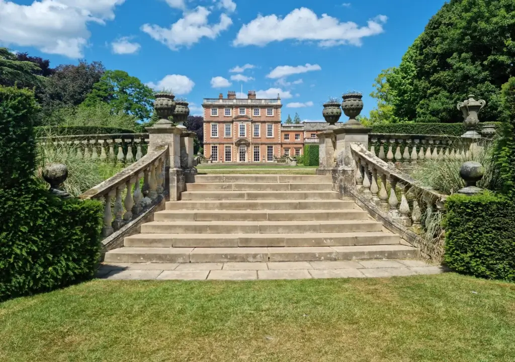 25 Acres Of Award-Winning Gardens