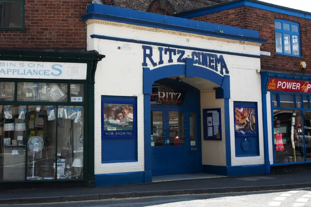 A Nostalgic Cinema Experience